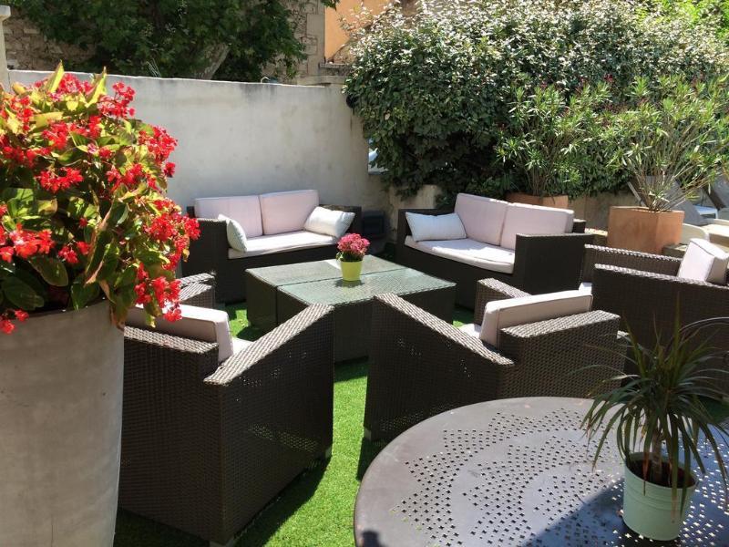 Les Magnanarelles Hotel